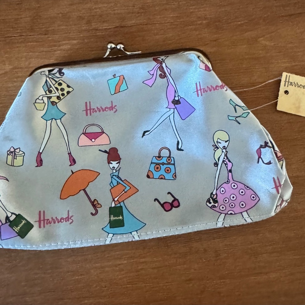 Limited edition collector's item Harrods pouch pattern by Lo Cole. new with tags - Picture 6 of 6